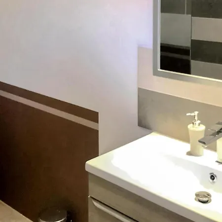 5 Bedroom Stunning In Prailles